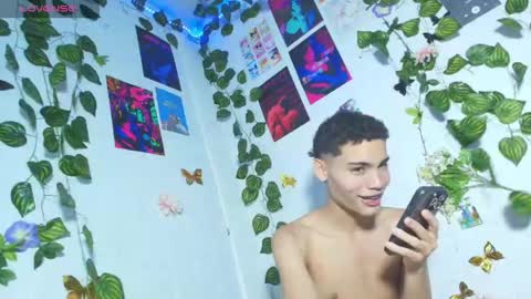 liam_honey18 online show from May 6, 2026, 1:36 am