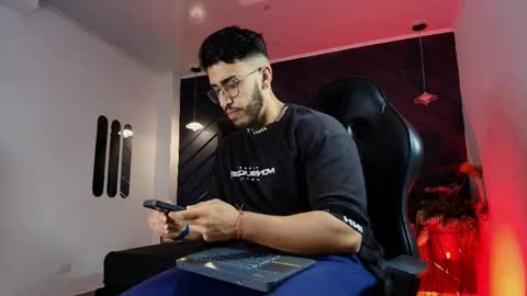 LIAM KLEIN online show from April 18, 2026, 11:14 am