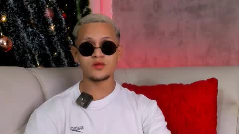 liam_knight online show from December 5, 2025, 2:31 am