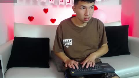 Snapshot of liam_sean chatting on February 16, 2026, 12:12 pm Liam online show from February 16, 2026, 12:12 pm