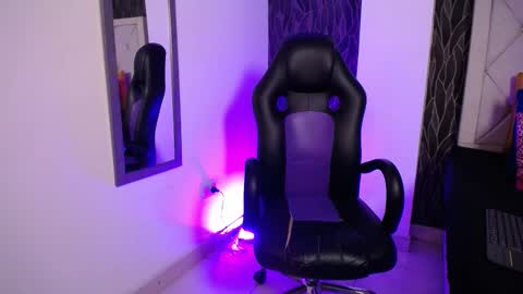 Snapshot of liam_sean chatting on February 25, 2026, 12:15 pm Liam online show from February 25, 2026, 12:15 pm