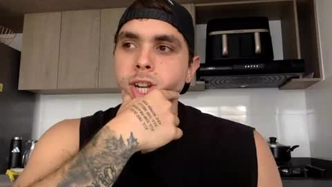 Snapshot of liam_walk chatting on June 13, 2026, 9:35 pm Liam online show from June 13, 2026, 9:35 pm