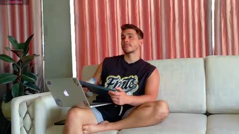 Snapshot of liam_walk chatting on July 30, 2026, 9:47 pm Liam online show from July 30, 2026, 9:47 pm