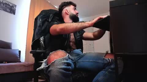 Liam online show from March 25, 2026, 7:58 am