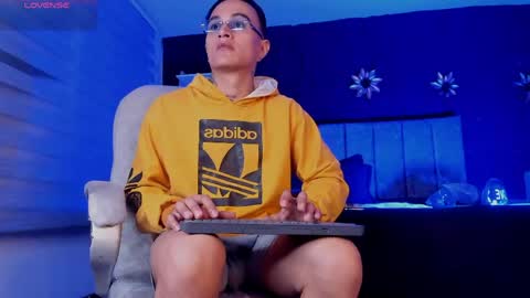 LiamDeep online show from April 19, 2026, 3:55 pm