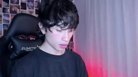 Liam online show from February 25, 2025, 5:30 am