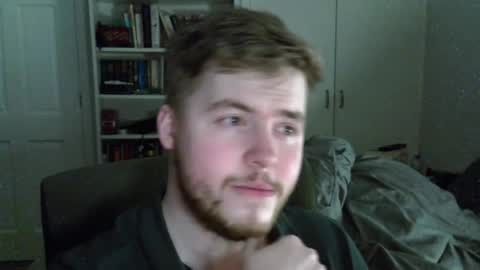 Snapshot of liamfoxx chatting on April 29, 2026, 1:43 am Liam Fox online show from April 29, 2026, 1:43 am