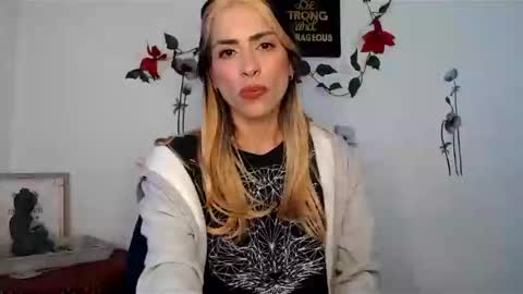 Lia Miller online show from December 20, 2024, 11:21 am