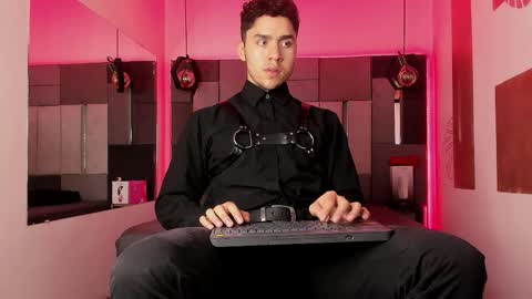 Liam online show from February 25, 2026, 12:37 pm