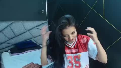 L I A M O N R O E online show from December 2, 2025, 11:59 am