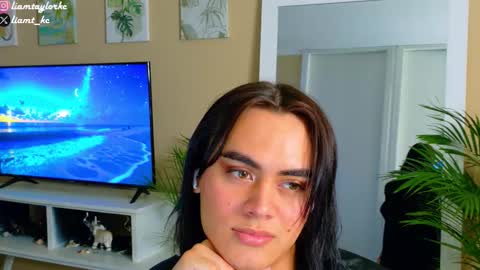 Tell me Liam online show from October 22, 2025, 3:51 am