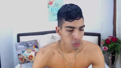 Snapshot of liamwyat chatting on November 26, 2025, 10:38 am L I A M online show from November 26, 2025, 10:38 am