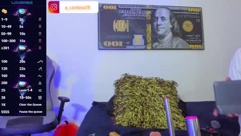    online show from December 7, 2024, 1:51 pm