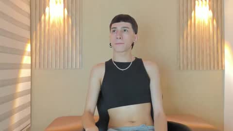 lian_cameron online show from February 18, 2026, 3:46 am