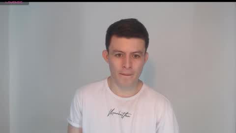 lian_eathan online show from October 24, 2025, 2:41 am