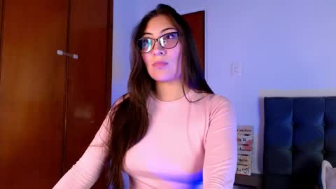 Liana  online show from September 25, 2025, 6:11 pm