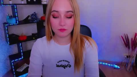 Liana online show from December 14, 2024, 1:59 pm