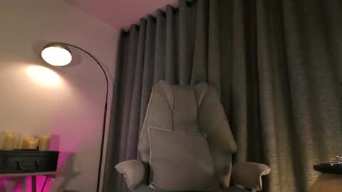 Snapshot of lianewhite chatting on June 16, 2026, 2:03 am lianewhite online show from June 16, 2026, 2:03 am