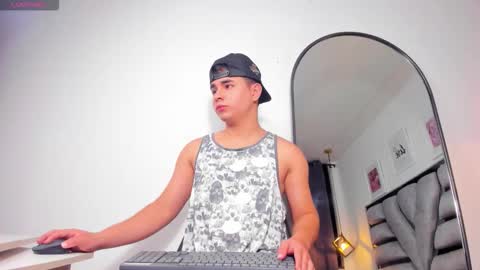 lianfox_ online show from February 18, 2026, 12:34 pm