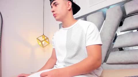 lianfox_ online show from March 10, 2026, 12:10 pm