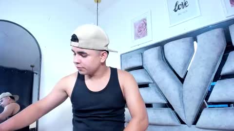 lianfox_ online show from March 17, 2026, 12:19 pm