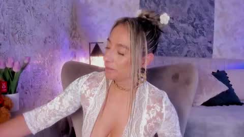 Snapshot of liannaa_ chatting on October 2, 2025, 6:04 pm Lian online show from October 2, 2025, 6:04 pm