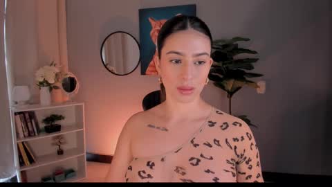 Lia online show from November 29, 2025, 2:53 pm