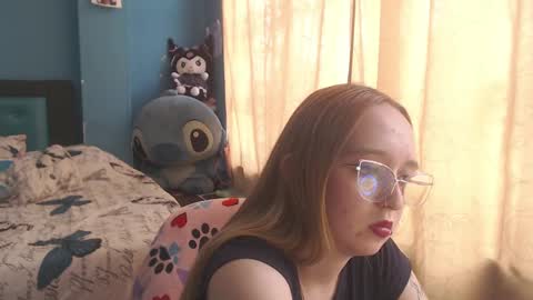 Lia Roberts online show from March 10, 2025, 6:23 pm