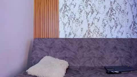 liaross online show from November 12, 2025, 5:13 pm