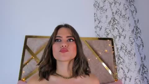Snapshot of liaruso chatting on April 30, 2026, 11:42 pm liaross online show from April 30, 2026, 11:42 pm