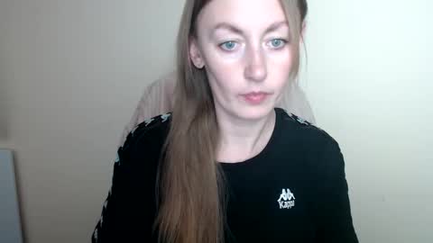Snapshot of liasais_ chatting on May 6, 2026, 11:59 am Lia online show from May 6, 2026, 11:59 am