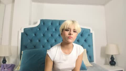 Snapshot of liavivumi chatting on October 16, 2025, 12:06 pm Lia Vivumi online show from October 16, 2025, 12:06 pm