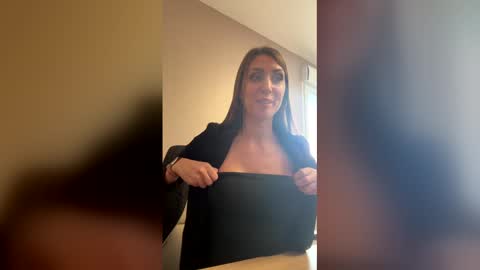 Lib ertine32 online show from March 3, 2026, 11:27 am