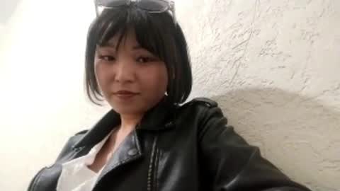 Snapshot of libbiepostlethwaite chatting on May 1, 2026, 8:35 pm Molly online show from May 1, 2026, 8:35 pm
