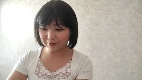 Snapshot of libbiepostlethwaite chatting on June 3, 2026, 12:30 pm Molly online show from June 3, 2026, 12:30 pm