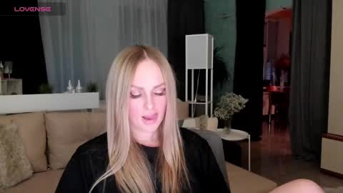 Snapshot of libby_nora chatting on February 15, 2025, 3:17 pm Libby online show from February 15, 2025, 3:17 pm
