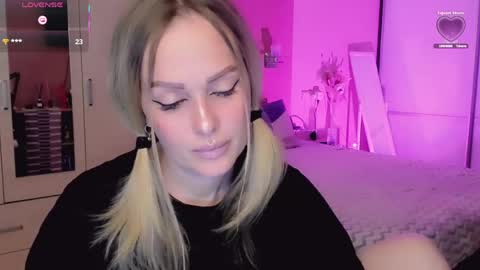 Snapshot of libby_nora chatting on May 15, 2026, 10:11 am Libby online show from May 15, 2026, 10:11 am