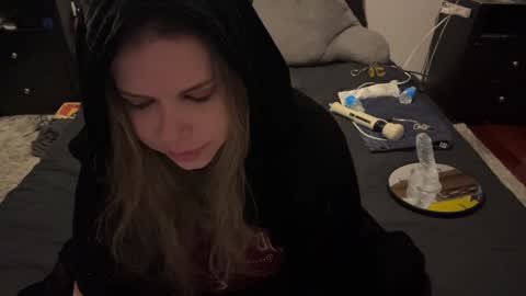 Libby Deetz online show from December 9, 2024, 1:02 pm