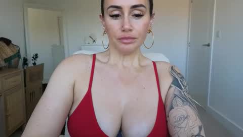 Snapshot of libbyloveheartx chatting on April 23, 2026, 12:29 pm Libby online show from April 23, 2026, 12:29 pm
