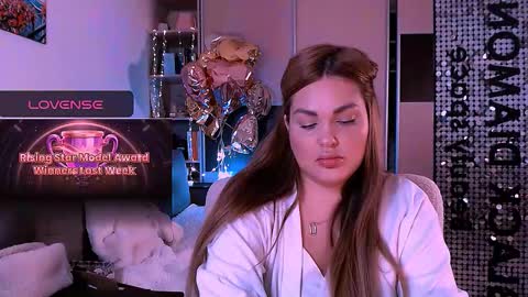 libra_mia online show from November 21, 2025, 12:15 pm