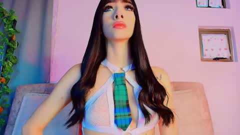 Valentina Hall online show from January 15, 2026, 11:37 am