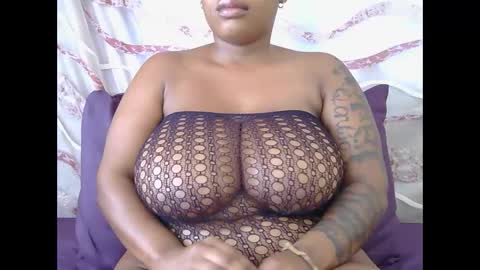 Snapshot of lickabletash98 chatting on January 28, 2025, 6:27 am lickabletash98 online show from January 28, 2025, 6:27 am