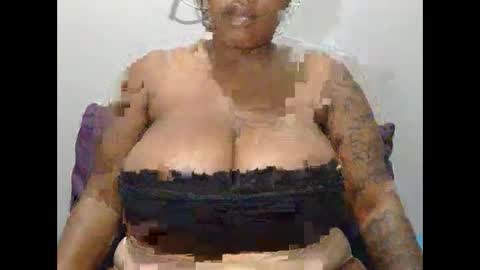 Snapshot of lickabletash98 chatting on February 6, 2025, 9:00 am lickabletash98 online show from February 6, 2025, 9:00 am