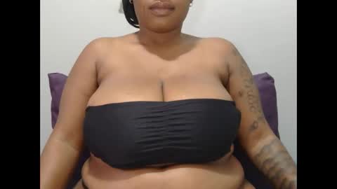 Snapshot of lickabletash98 chatting on February 6, 2025, 12:05 pm lickabletash98 online show from February 6, 2025, 12:05 pm