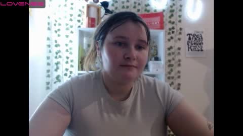 light_lunaa online show from January 13, 2025, 11:52 am