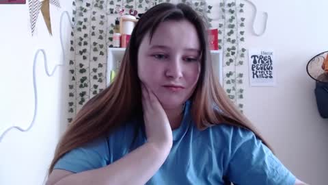 light_lunaa online show from January 19, 2025, 5:26 am