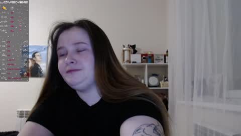 light_lunaa online show from February 8, 2025, 6:44 pm