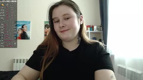 light_lunaa online show from February 12, 2025, 10:24 am