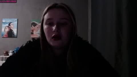 light_lunaa online show from September 13, 2025, 2:17 pm