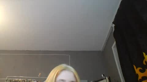Snapshot of light_lunaa chatting on June 26, 2026, 4:22 pm light_lunaa online show from June 26, 2026, 4:22 pm